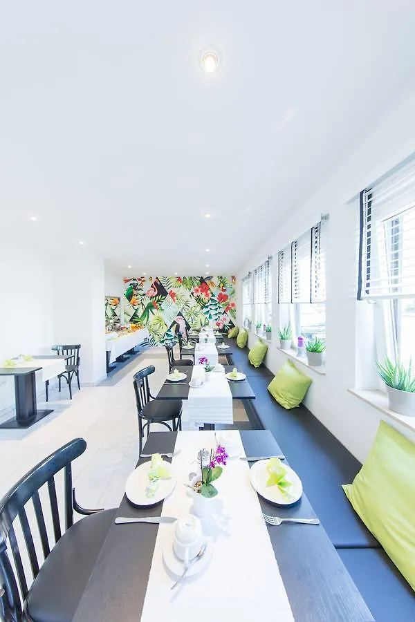 ***  Hotel Sirrah Στουτγκάρδη Γερμανία